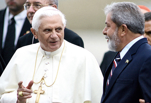 O acordo Brasil-Vaticano prevê que o ensino religioso seja, necessariamente, católico e confessional.